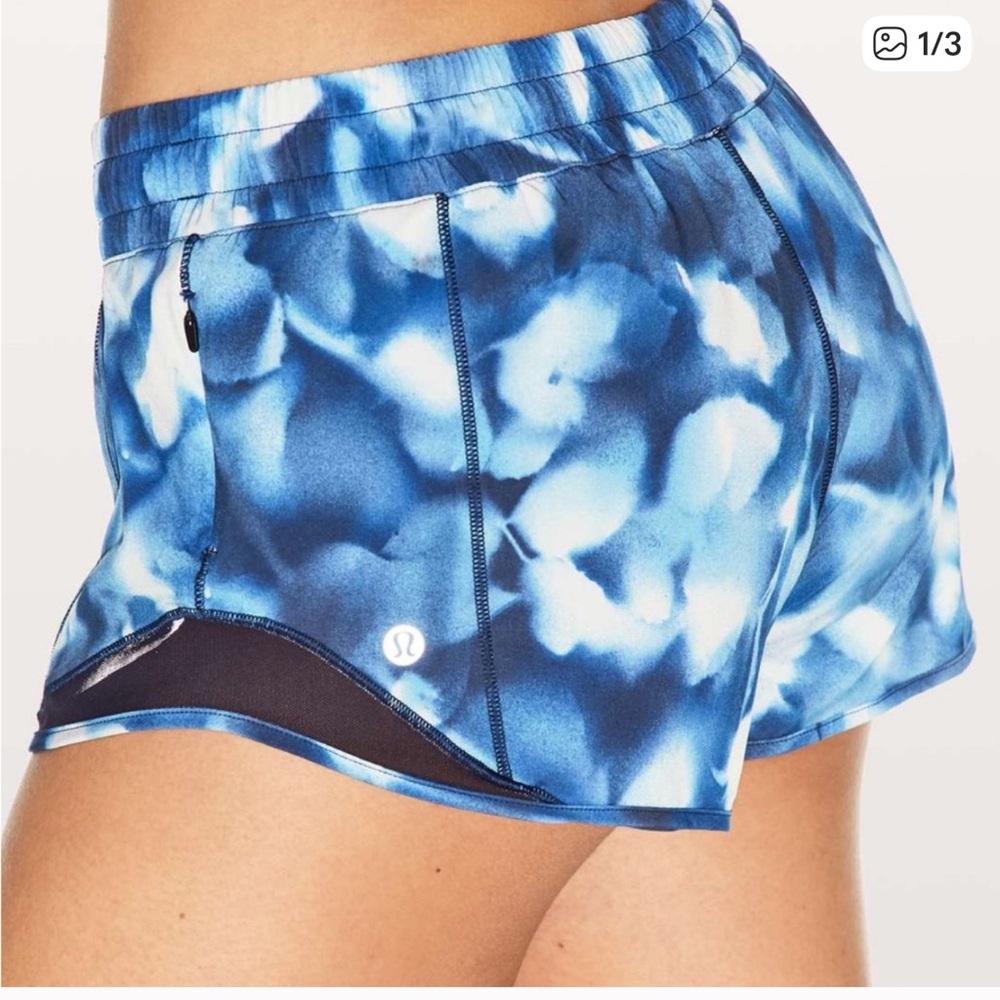 Lululemon women’s shorts  8 TALL tie-dye blue
